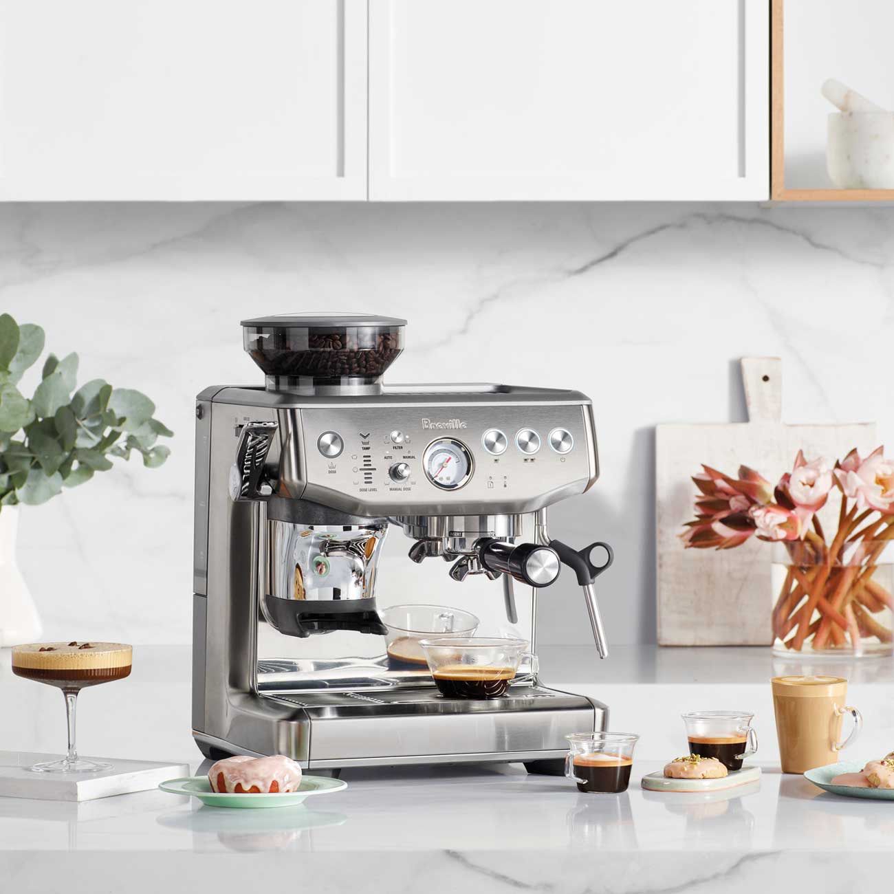 Breville Barista Express Impress BES876BSS - מכונת אספרסו עם מטחנה מובנית, 25 דרגות טחינה והקצפת חלב מקצועית | יבואן רשמי | משלוח מהיר – תמונה 7