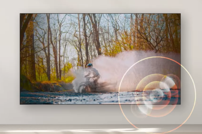 טלוויזיה SAMSUNG QE75Q60D: צליל שעוקב אחר הפעולה עם Object Tracking Sound Lite! בתמונה זו רואים טלוויזיה חכמה SAMSUNG 75 אינץ' דגם QE75Q60D QLED 4K HDR. טלוויזיה זו מצוידת בטכנולוגיית Object Tracking Sound Lite, המאפשרת צליל סוחף יותר וחוויית צפייה מציאותית יותר.